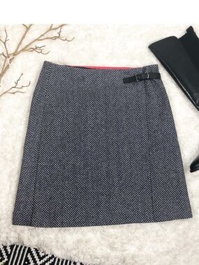 Boden British Tweed by Mallalieus herringbone skirt Size 10 Leather Buckle